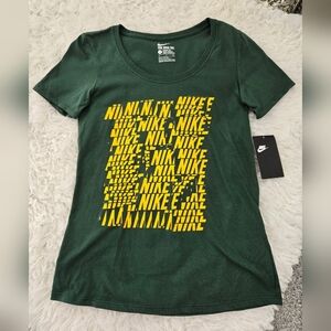 Nike The Nike Tee Green Basic Tee. Size Small. New.